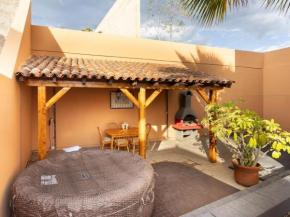 EK Candelaria House Estrelitzia